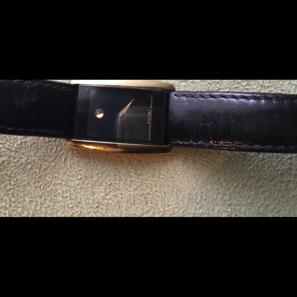 Lady watch. Nicely used. Black leather bracelet - Picture 2 of 6